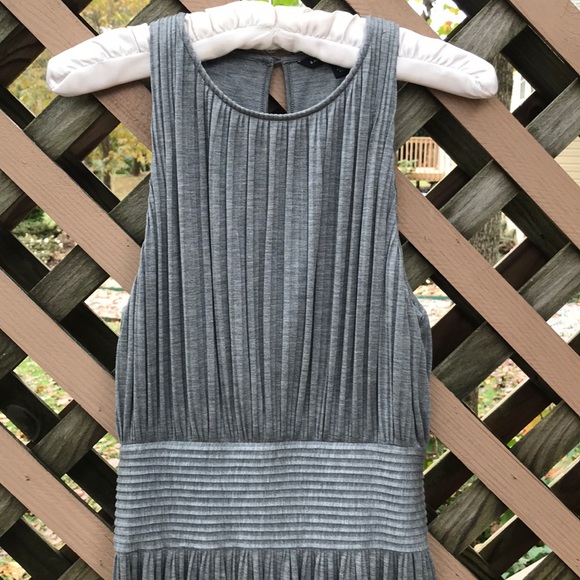 BANANA REPUBLIC SILK PLEATED DRESS - Picture 2 of 10